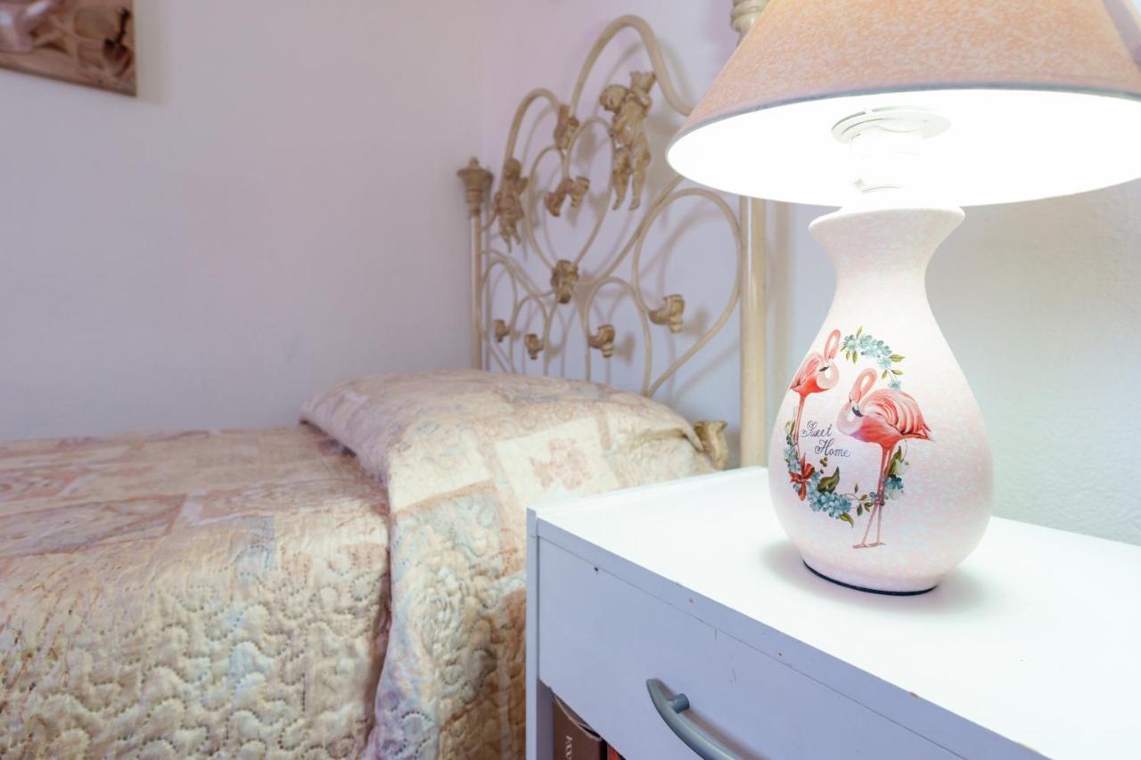 B&B Pothos - Eng Ita - Air Conditioning Wi-Fi Fridge Netflix Local Guide - Aria Condizionata, Frigo, Internet, Guida Locale Cagliari Luaran gambar