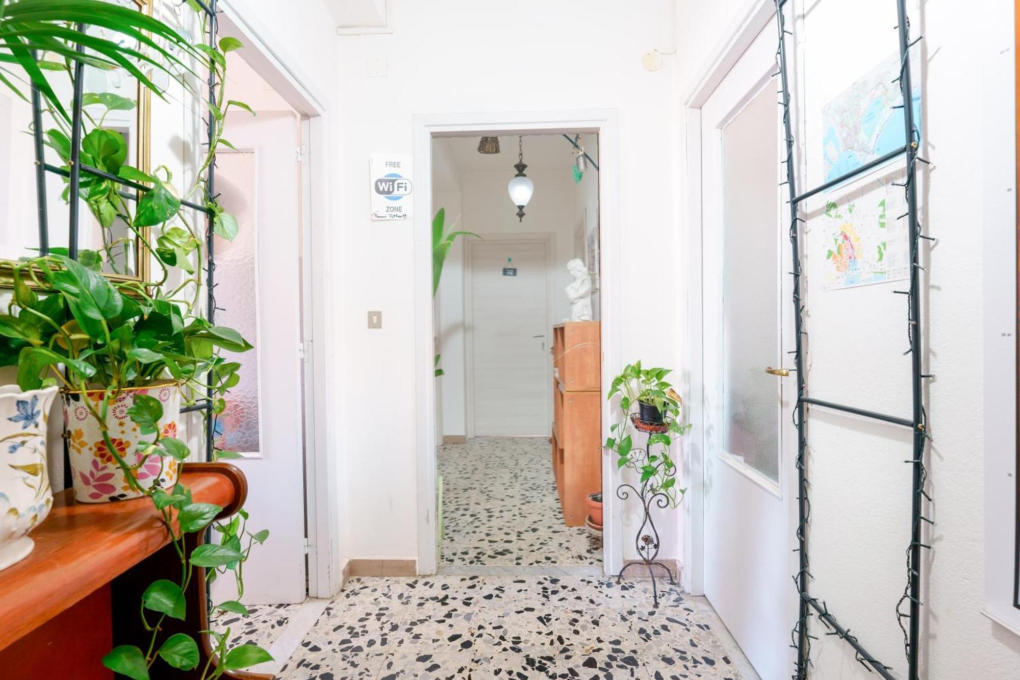 B&B Pothos - Eng Ita - Air Conditioning Wi-Fi Fridge Netflix Local Guide - Aria Condizionata, Frigo, Internet, Guida Locale Cagliari Luaran gambar