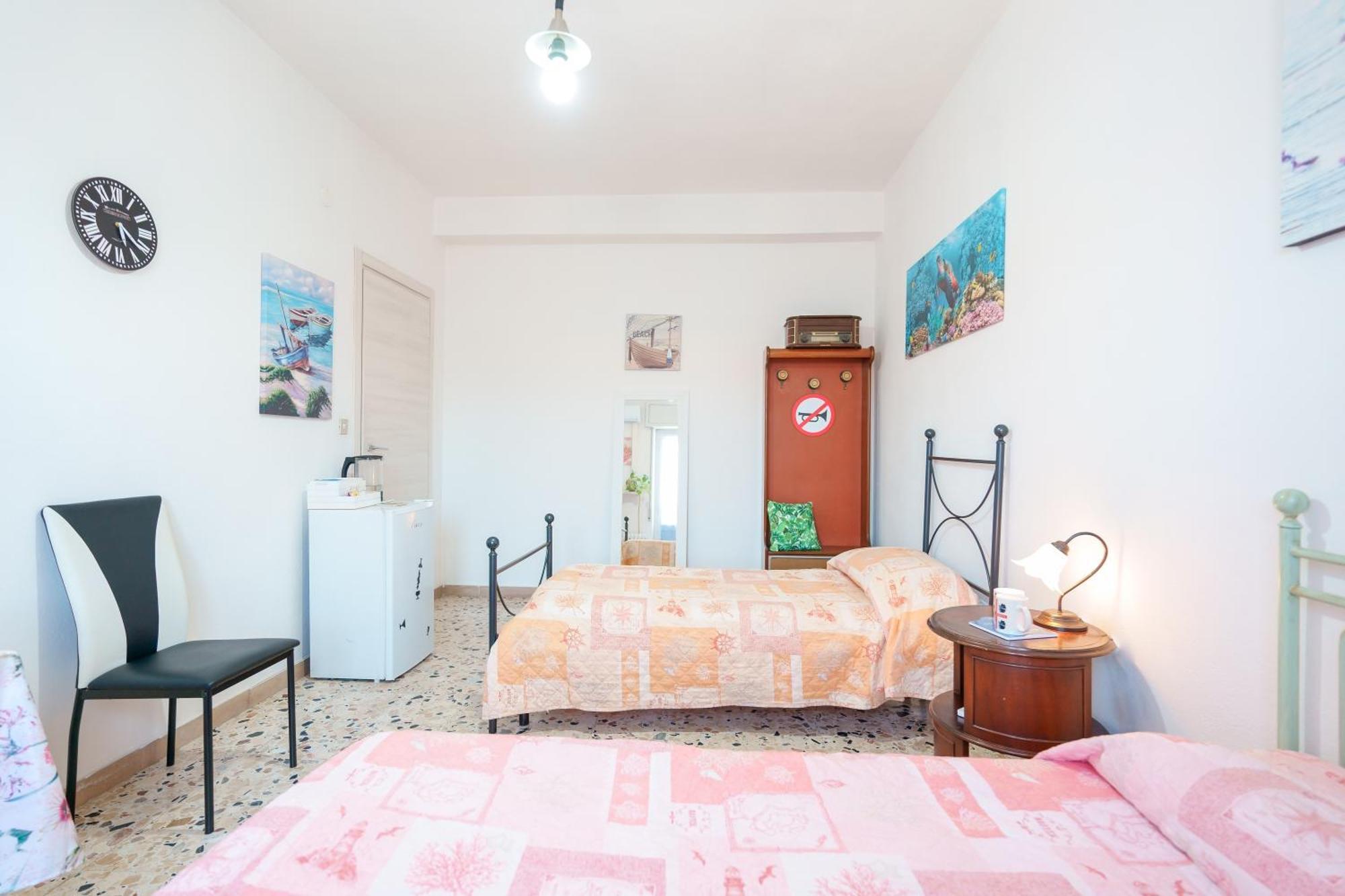 B&B Pothos - Eng Ita - Air Conditioning Wi-Fi Fridge Netflix Local Guide - Aria Condizionata, Frigo, Internet, Guida Locale Cagliari Luaran gambar
